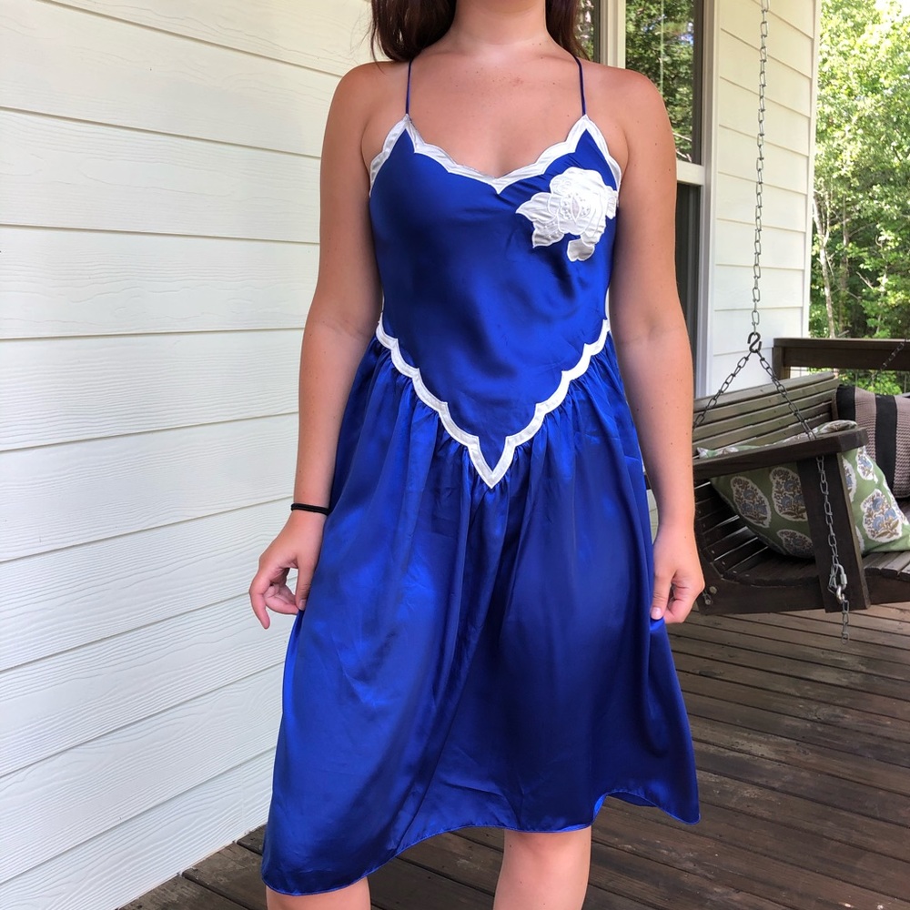 90s Victoria’s Secret Silk Slip (M)